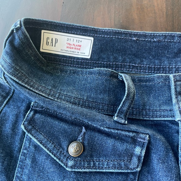 Gap 70’s Flare High Rise Dark Indigo size 31 - Picture 6 of 7